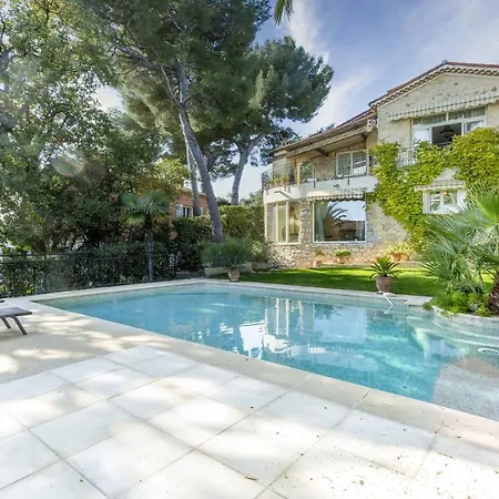 Villa Avec Une Piscine Au Debut Du Cap D'Antibes * Antibes